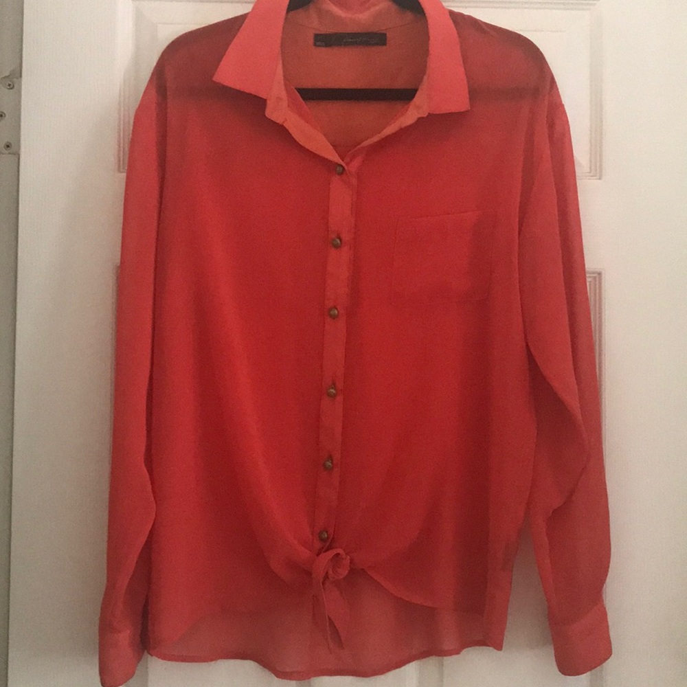 Women’s knotted top